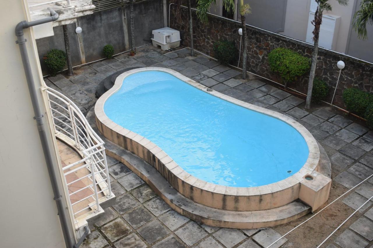 Ocean Drive Studio - Opposite The Beach Grand Baie Exterior photo