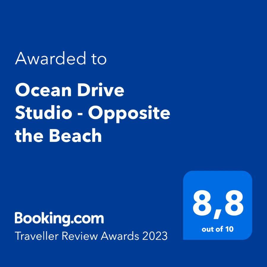 Ocean Drive Studio - Opposite The Beach Grand Baie Exterior photo